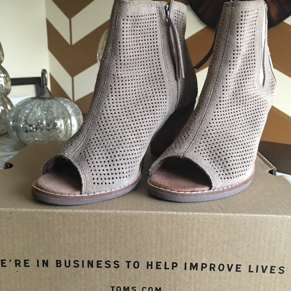 Toms Majorca Peep Toe Bootie